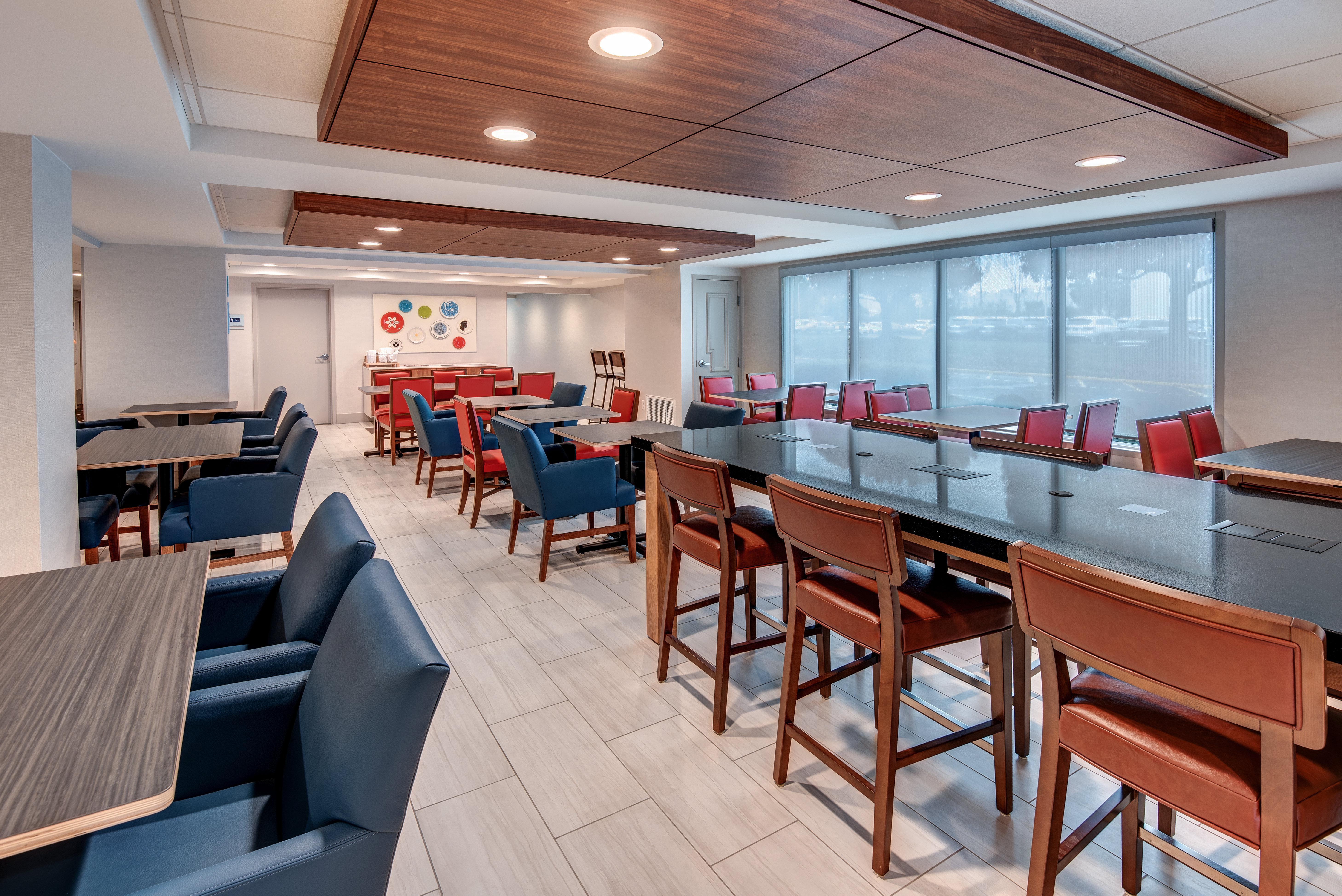 Holiday Inn Express & Suites West Long Branch - Eatontown By Ihg Exteriér fotografie