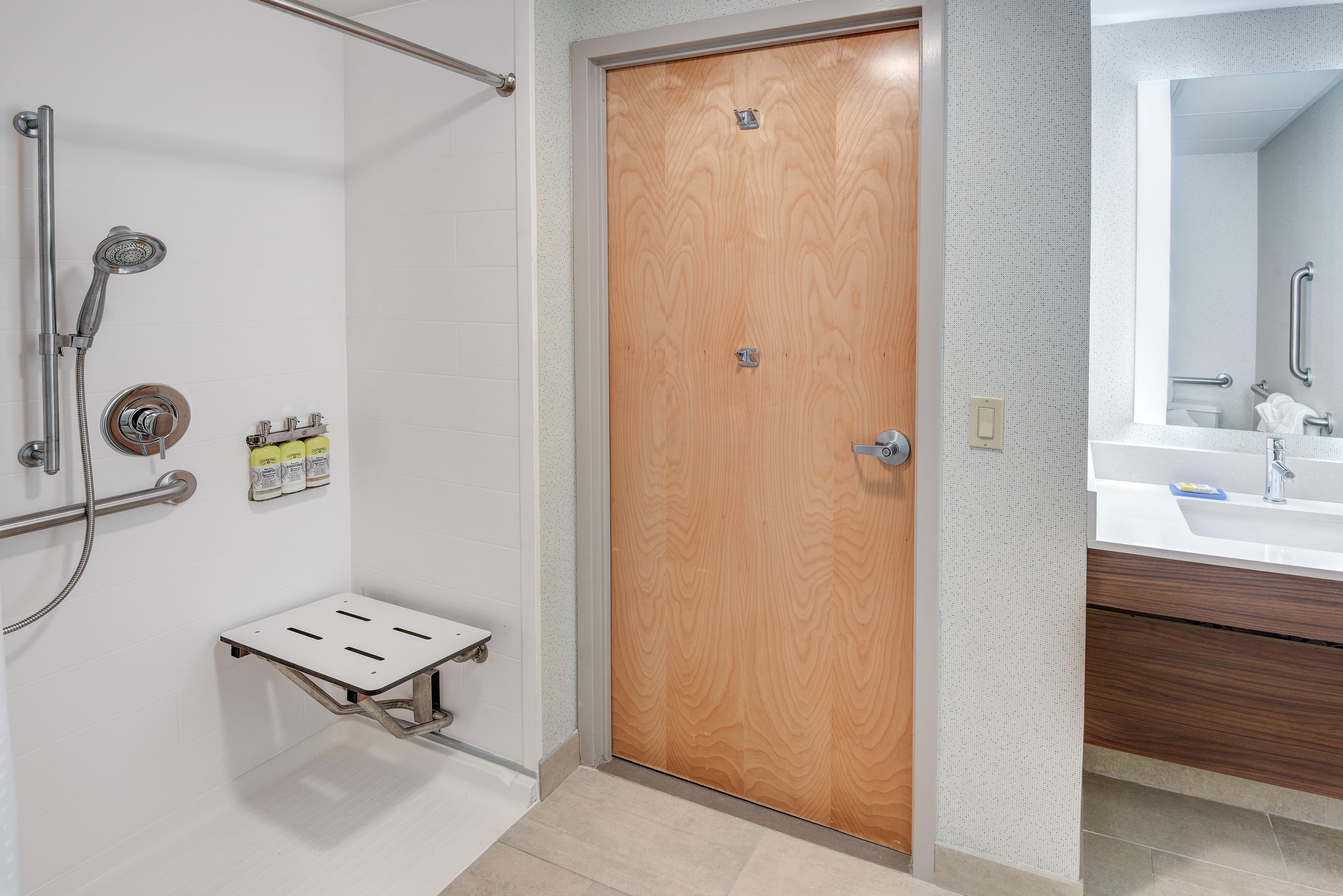 Holiday Inn Express & Suites West Long Branch - Eatontown By Ihg Exteriér fotografie