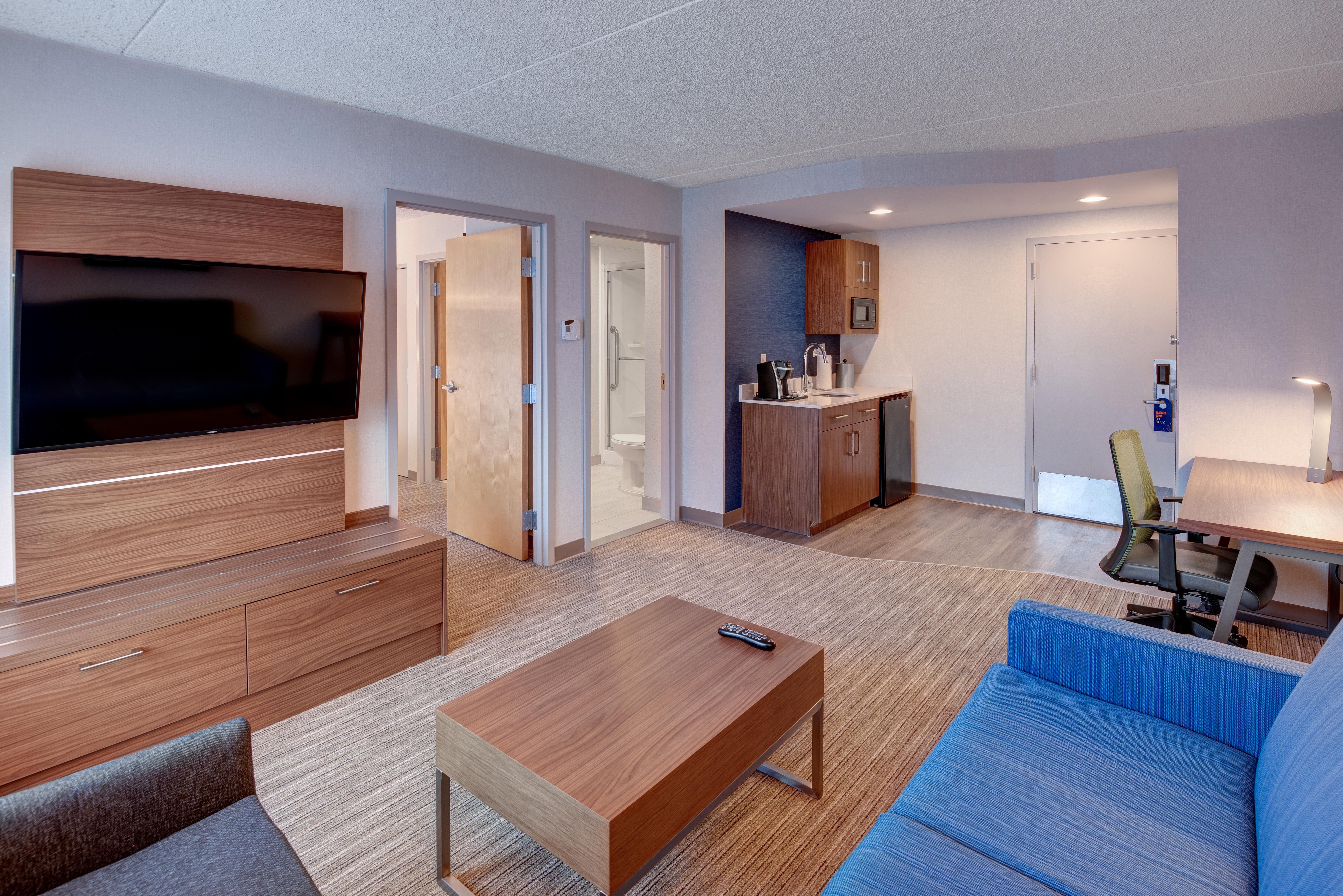 Holiday Inn Express & Suites West Long Branch - Eatontown By Ihg Exteriér fotografie