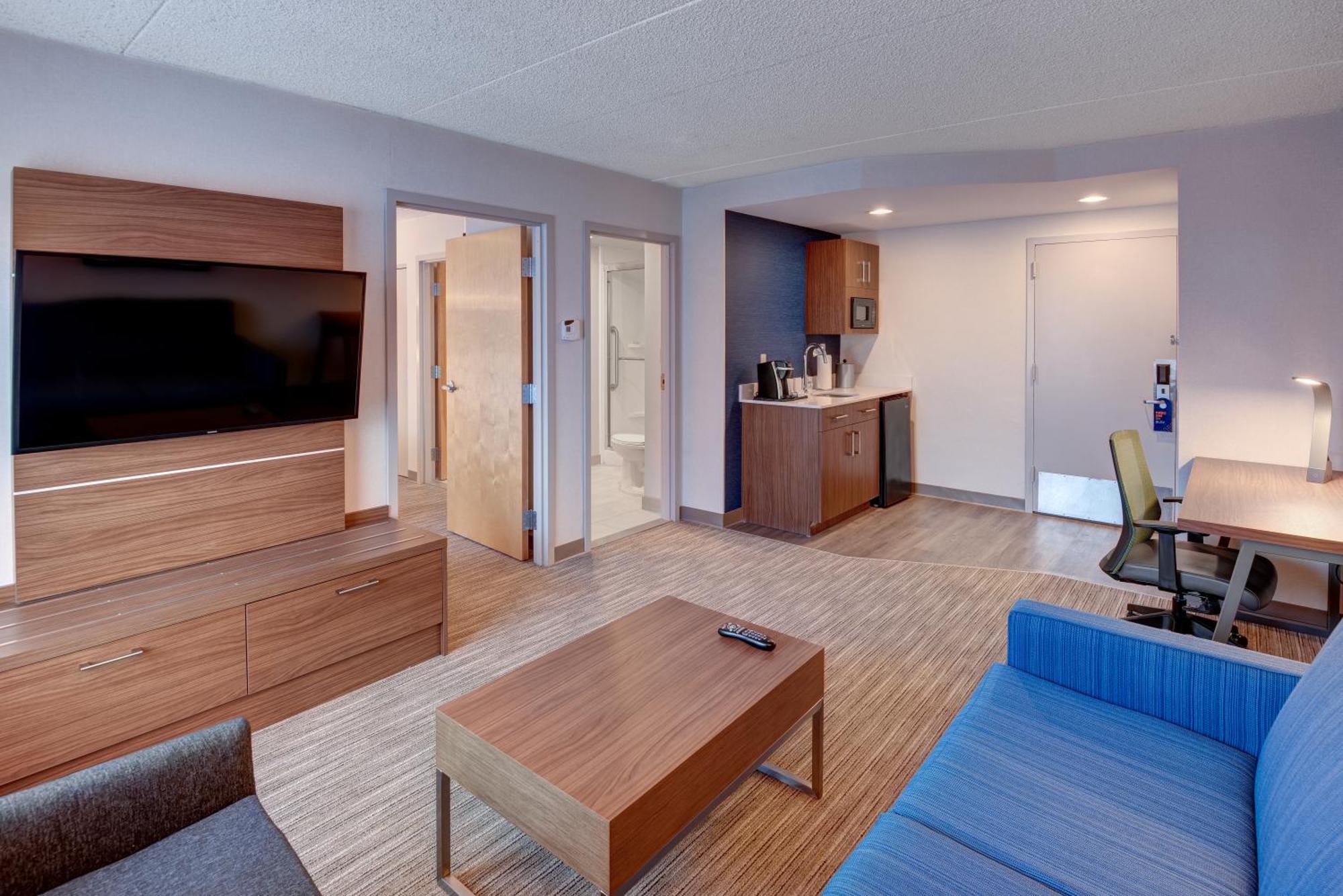 Holiday Inn Express & Suites West Long Branch - Eatontown By Ihg Exteriér fotografie