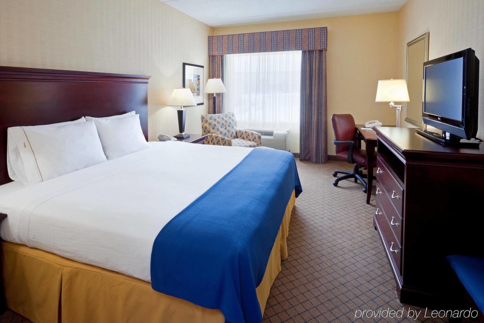 Holiday Inn Express & Suites West Long Branch - Eatontown By Ihg Pokoj fotografie