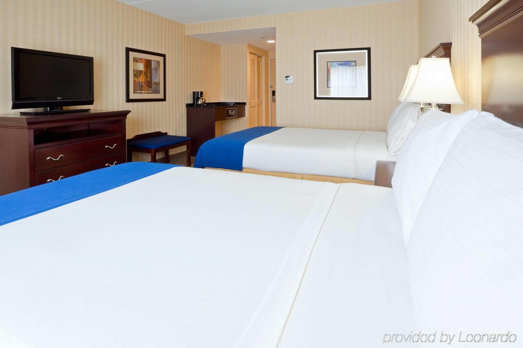 Holiday Inn Express & Suites West Long Branch - Eatontown, An Ihg Hotel Pokoj fotografie