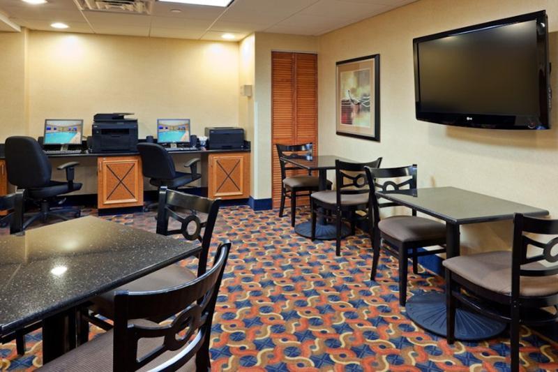 Holiday Inn Express & Suites West Long Branch - Eatontown By Ihg Exteriér fotografie